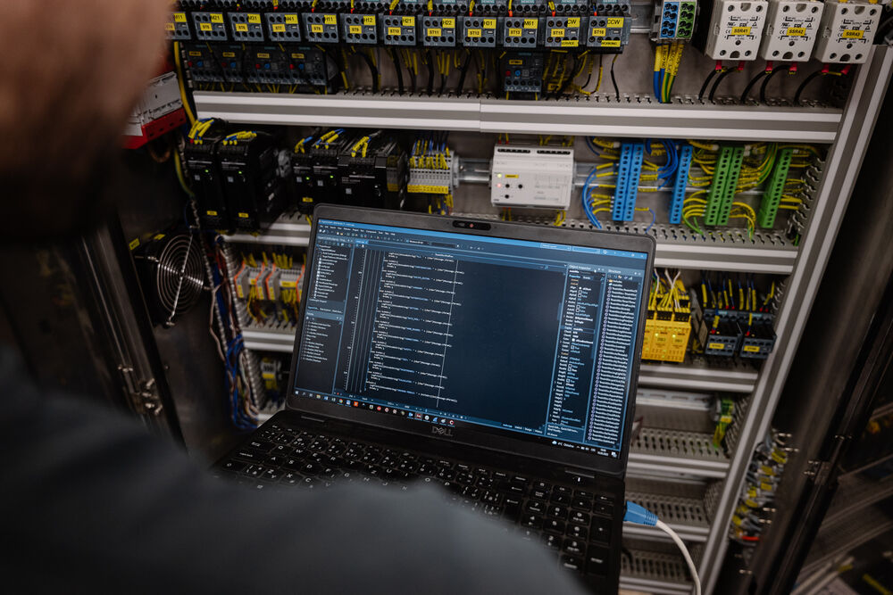PROGRAMÁTOR PLC | PBT Works
